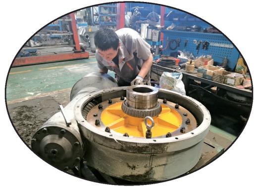 Vietnam Factory Planar Enveloping Worm Gear Box Speed Reducer Gearbox for Tire Forming Vulcanizing Machine