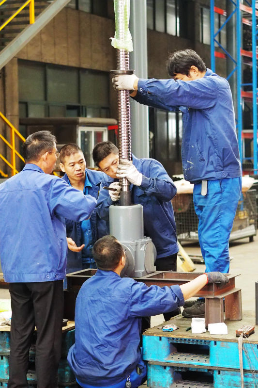 Vietnam Ball Thread Rod Mechanical Hydraulic Lift Elevator Scaffolding Gearbox Worm Gear Screw Jack for Construction Jump Form
