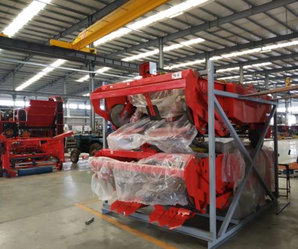 Farm Equipment 2-row Potato Harvester Tariff-free Made in Vietnam