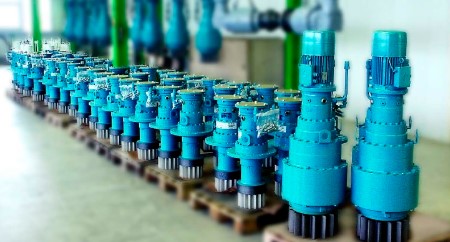 Vietnam Factory Bonfiglioli Reducer Slewing Slew Travel Winch Wheeled Tracked Vehicle Wind Turbines Planetary Gearbox