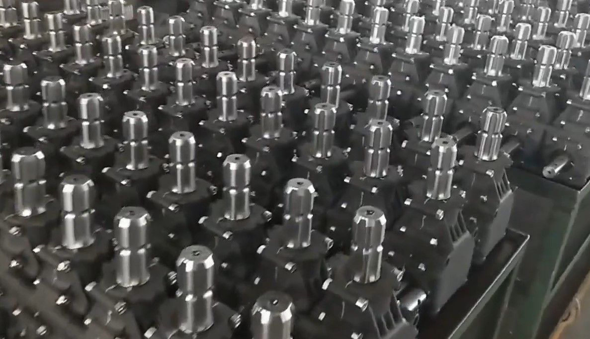 Factory Agriculture A602 Agricultural Corn Harvesters Gearbox Made in Vietnam Tariff-free