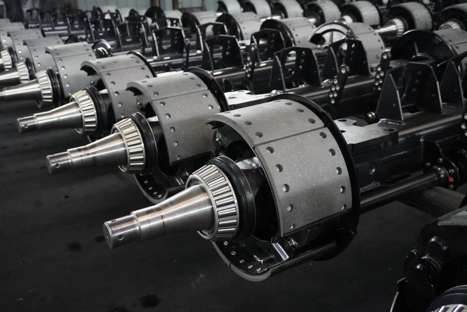 FSSA24F10-1840 FSSA24F10-2150 FSSA24F10-1888 Heavy Duty Series Trailer Self-Steering Axle Tariff-free