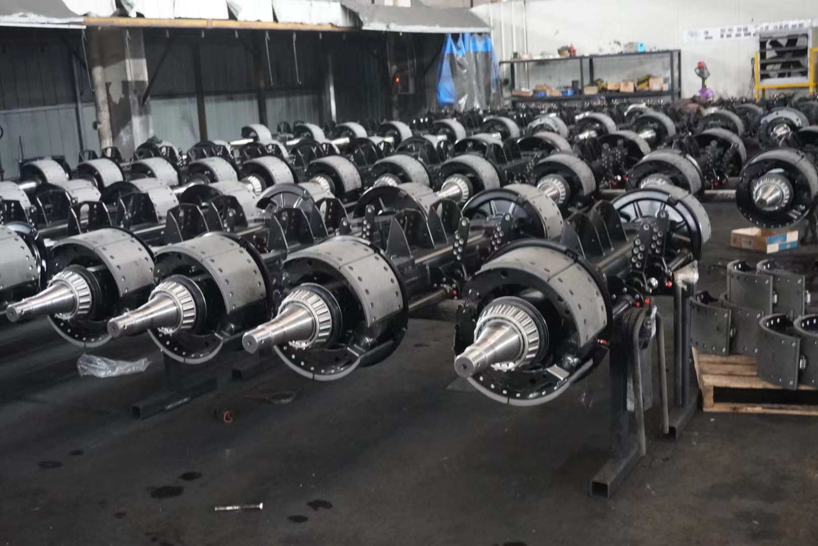 FSSA24F10-1840 FSSA24F10-2150 FSSA24F10-1888 Heavy Duty Series Trailer Self-Steering Axle Tariff-free