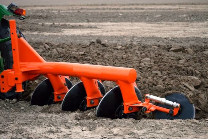Factory Direct Reversible 3-Disc Plough New Agricultural Machinery Cultivator Tractor Power Source Vietnam Origin Tariff-Free