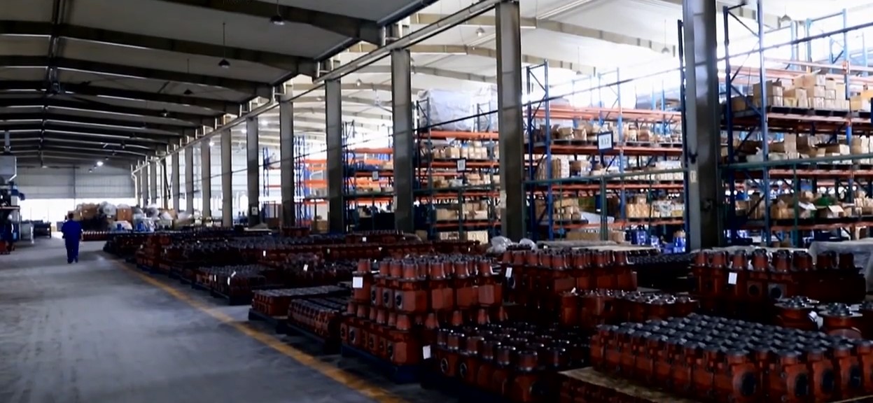Farm Gearbox Transmission Rotary Mower Tiller Cultivator 540 Rpm Small Agricultural Bevel Gearboxes for Tractor Vietnam